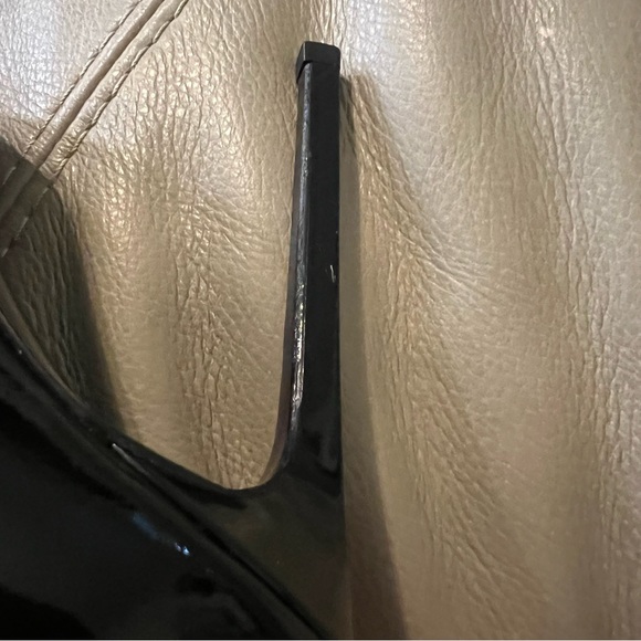 ❤️YSL Authentic Saint Laurent bow patent leather stilettos size 37 = 6 1/2. - Picture 11 of 12